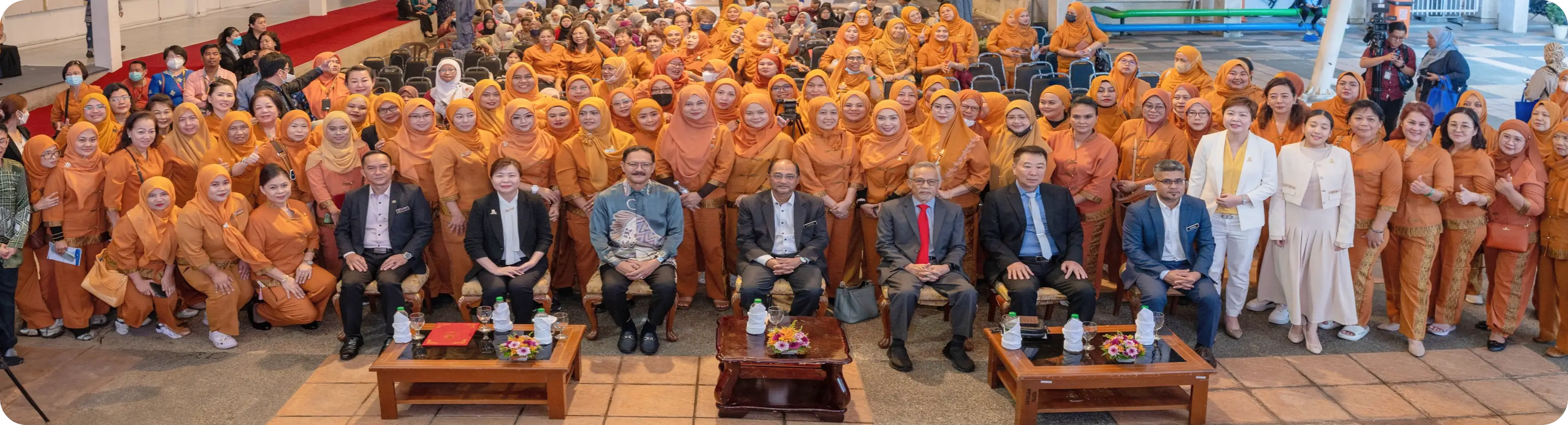 iBidan industry recognition event with officials and certified Bidans
